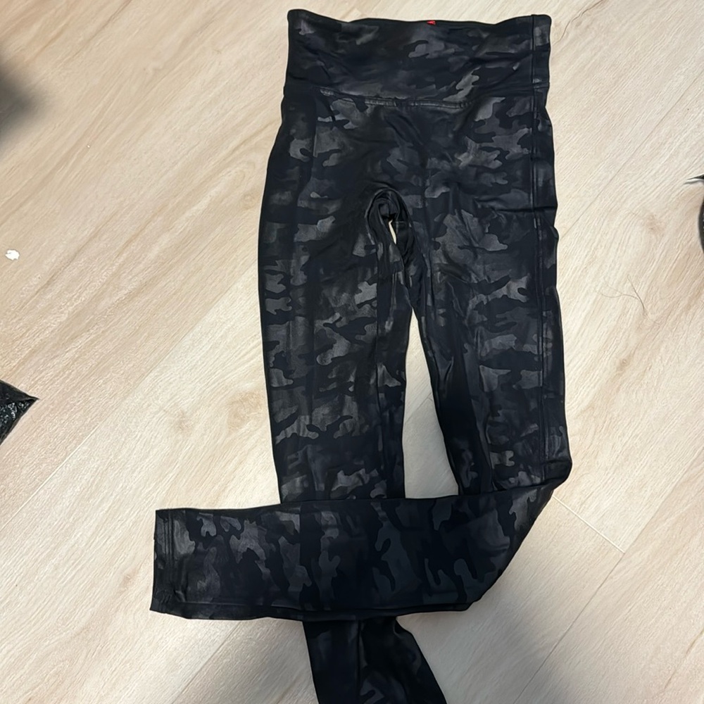 Spanx camo leggings Xs